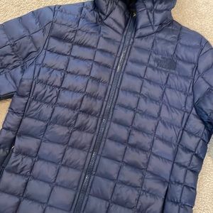 The North Face girls Thermoball hoodie jacket navy Large VEUC